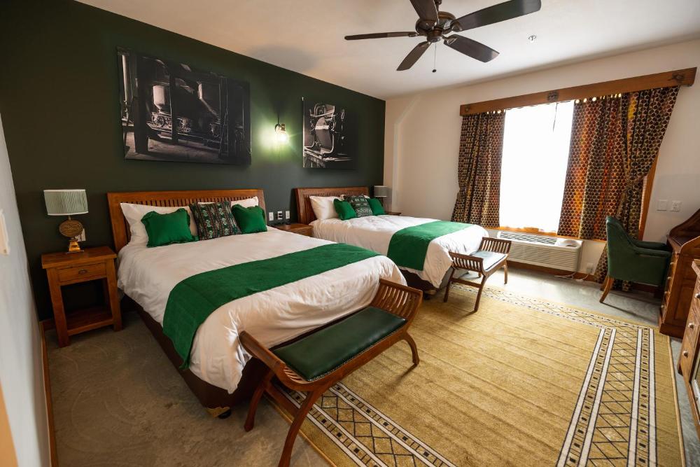 Deluxe Queen Room with Two Queen Beds interior
